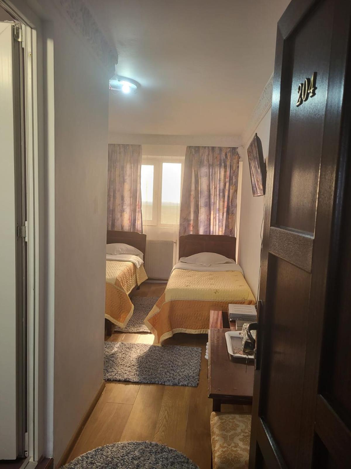 Motel Orion Obrejita Kültér fotó