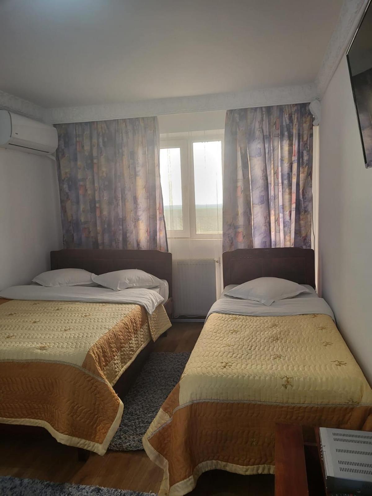 Motel Orion Obrejita Kültér fotó